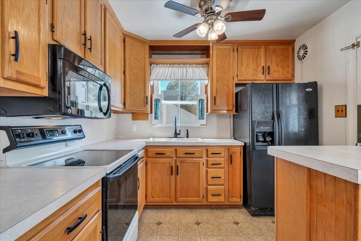 918 Whitney AVE NW - Photo 8