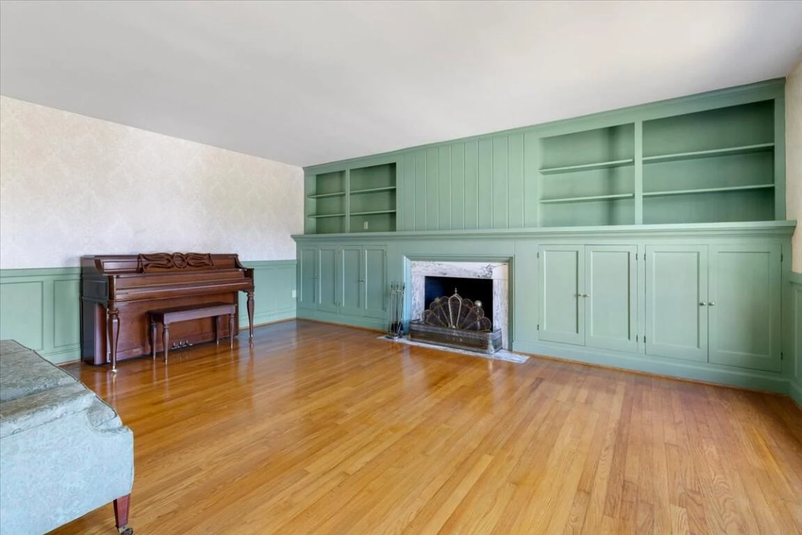 695 Wren DR - Photo 11