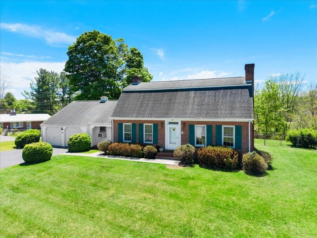 695 Wren DR - Photo 2
