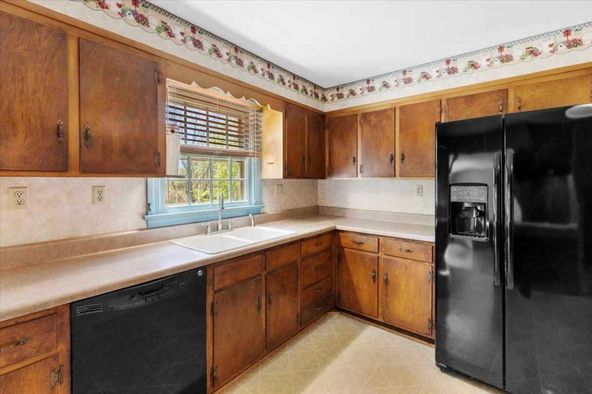 695 Wren DR - Photo 23