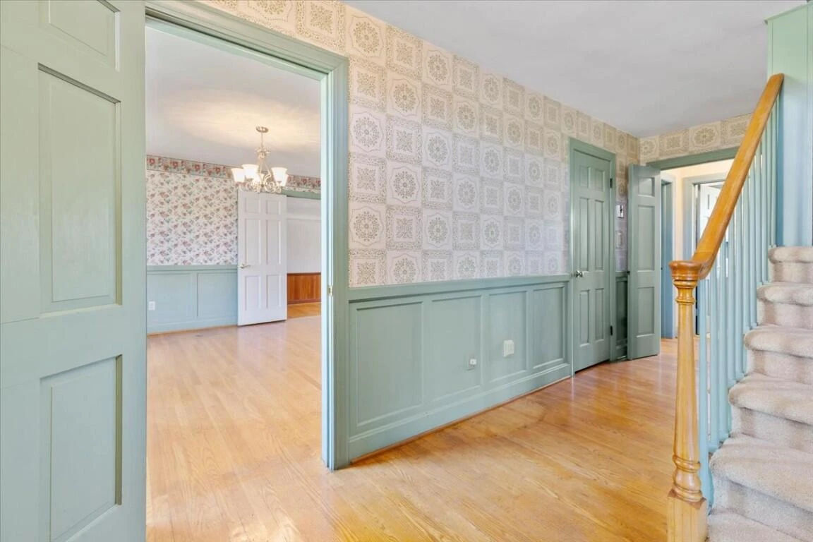 695 Wren DR - Photo 8