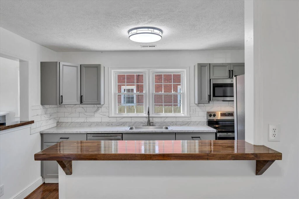 2622 Bowman ST NW - Photo 11