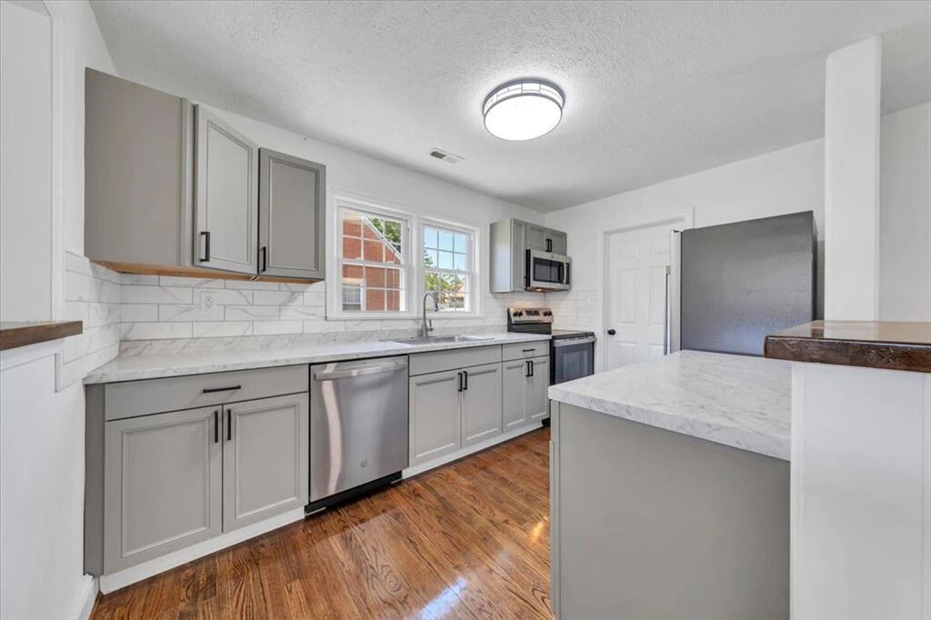 2622 Bowman ST NW - Photo 12