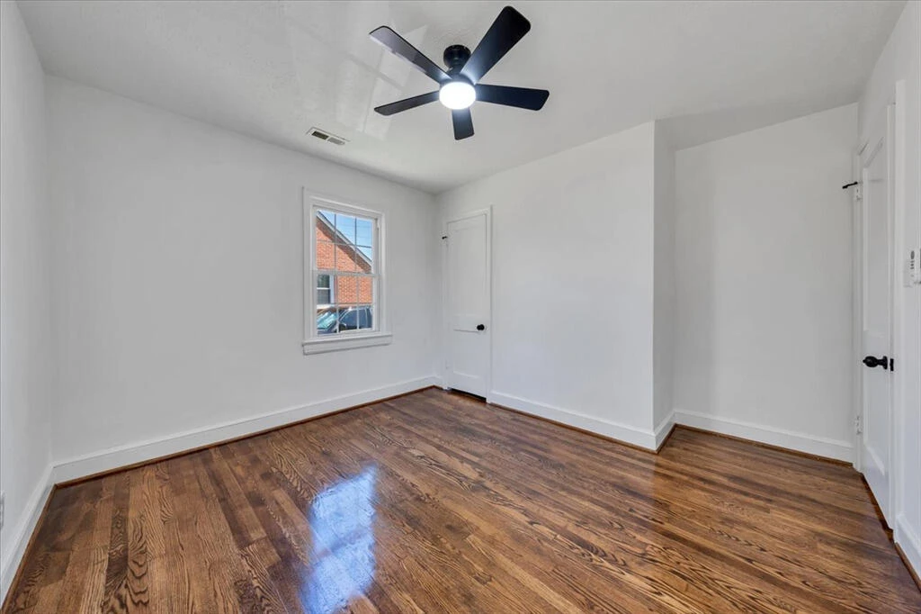 2622 Bowman ST NW - Photo 18
