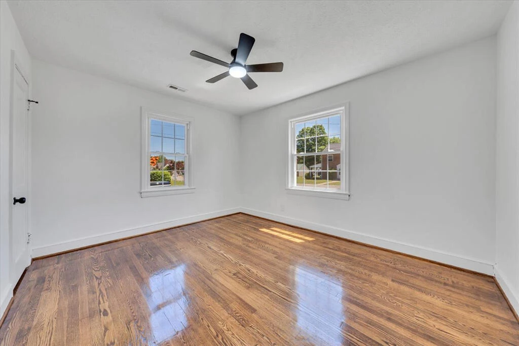 2622 Bowman ST NW - Photo 19