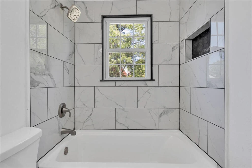 2622 Bowman ST NW - Photo 21