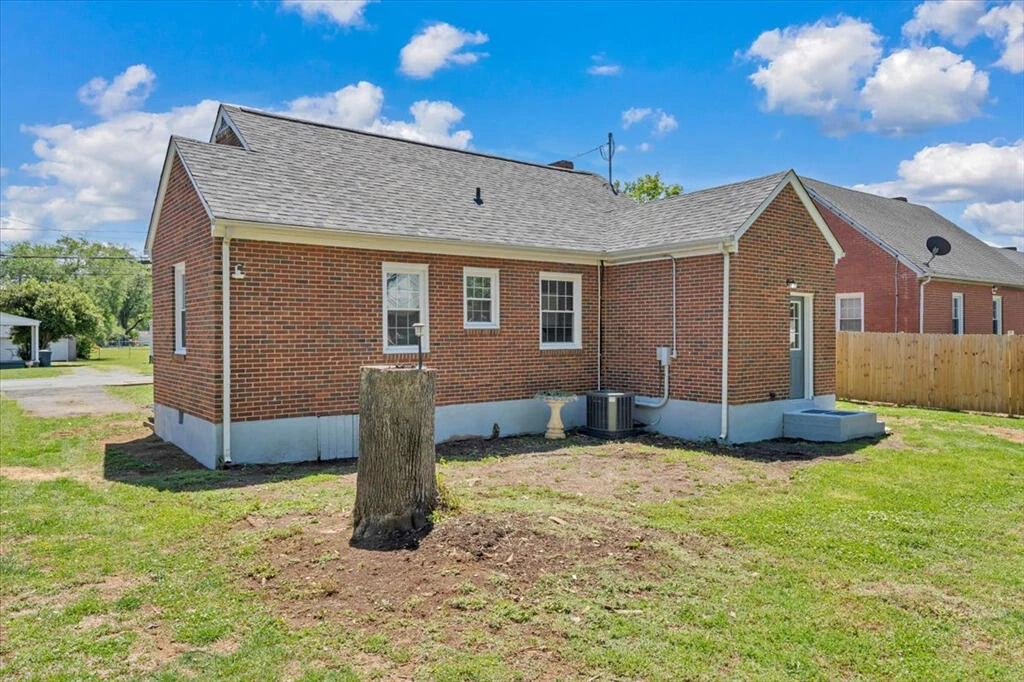 2622 Bowman ST NW - Photo 23