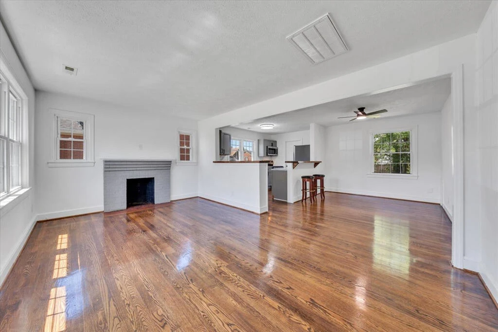 2622 Bowman ST NW - Photo 3
