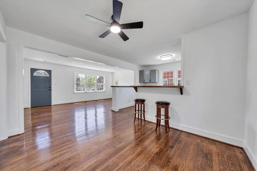 2622 Bowman ST NW - Photo 9