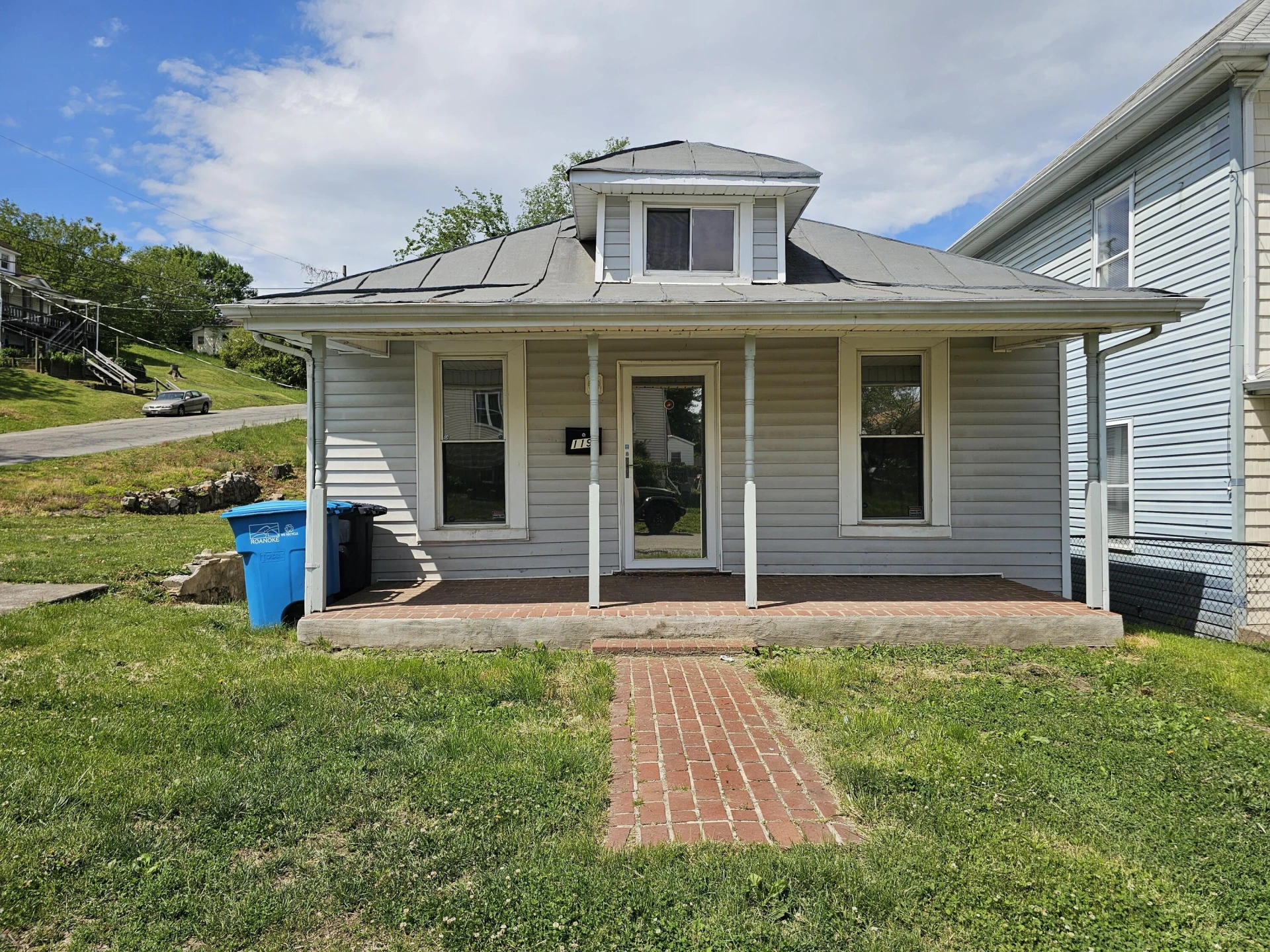 119 16Th ST SE