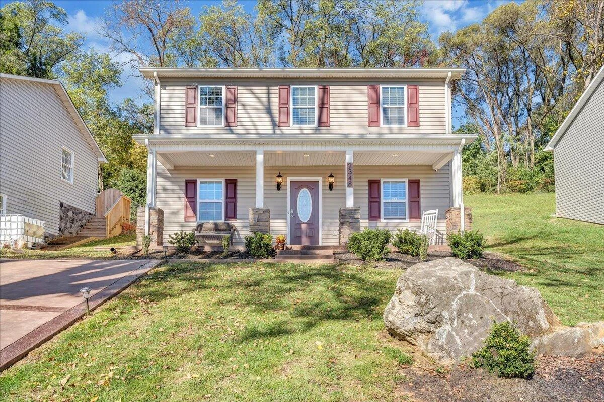 2348 Locust Grove CIR NE