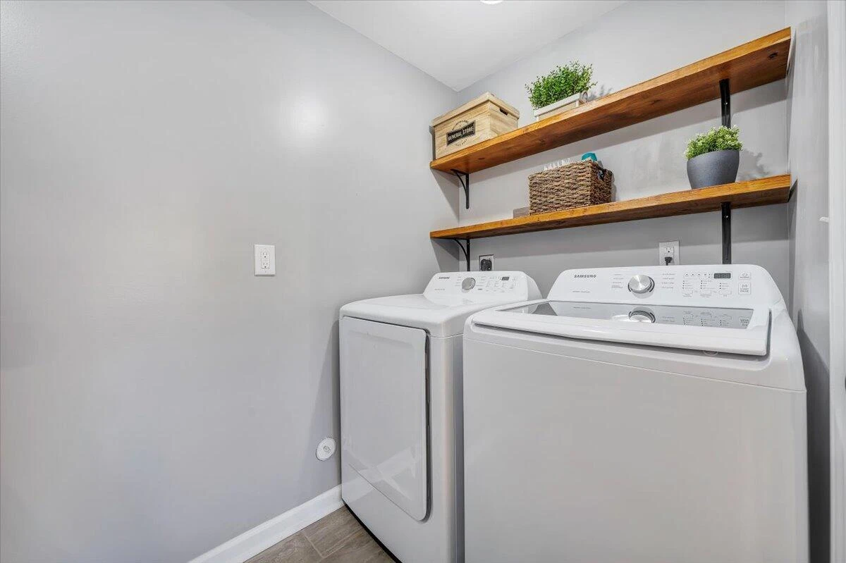 2348 Locust Grove CIR NE - Photo 11