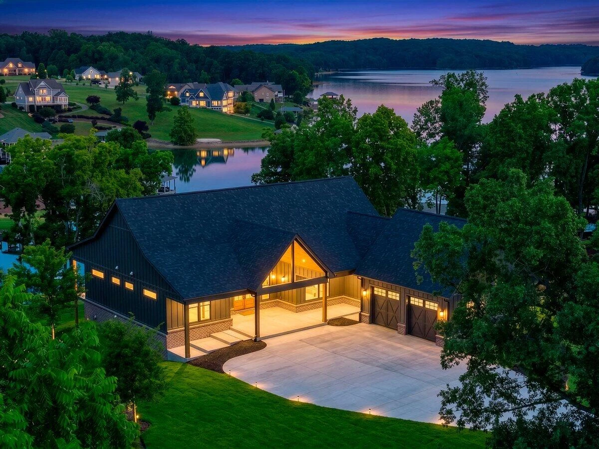 775 Compass Cove CIR