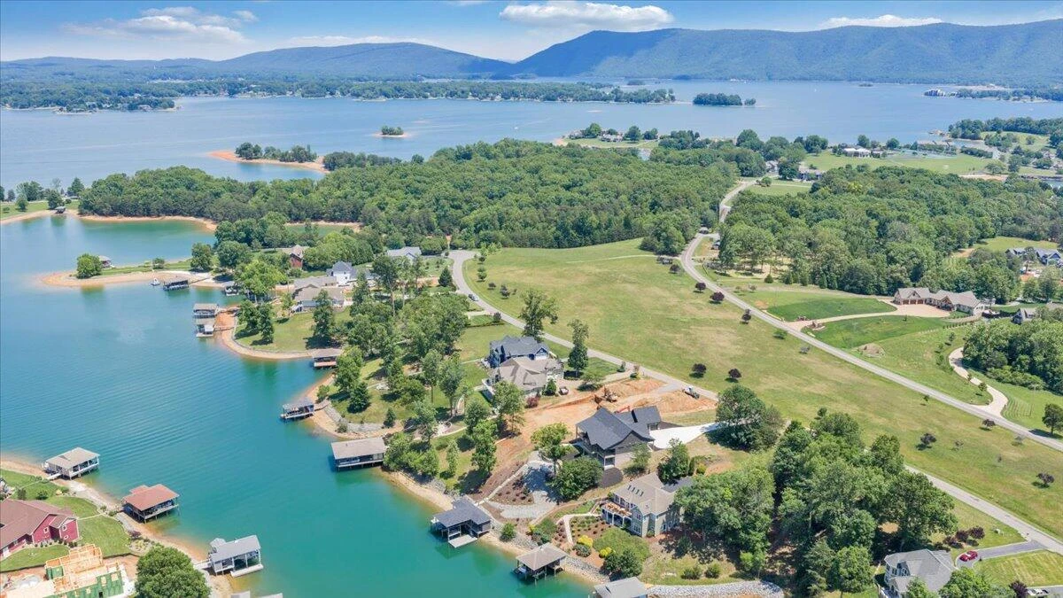 775 Compass Cove CIR - Photo 99