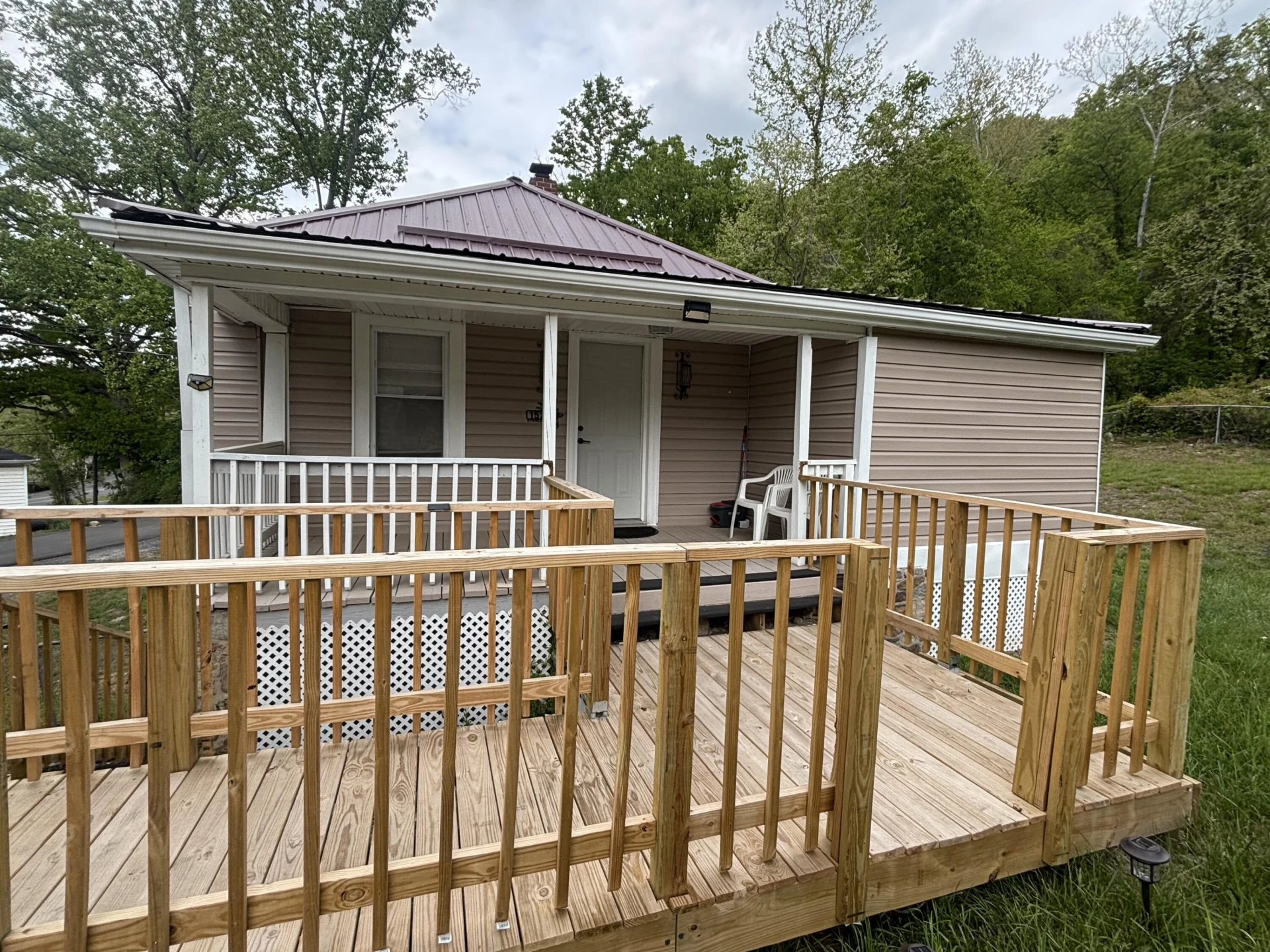 1527 N Princeton DR - Photo 2