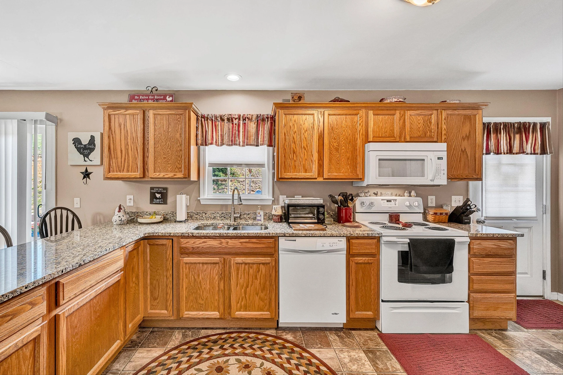19 Cook AVE - Photo 16