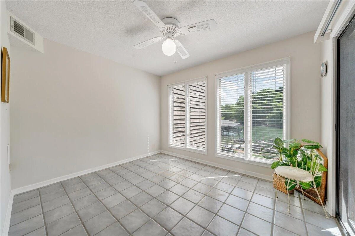 620 Montevista RD #602 - Photo 15