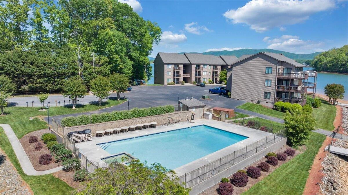 620 Montevista RD #602 - Photo 2