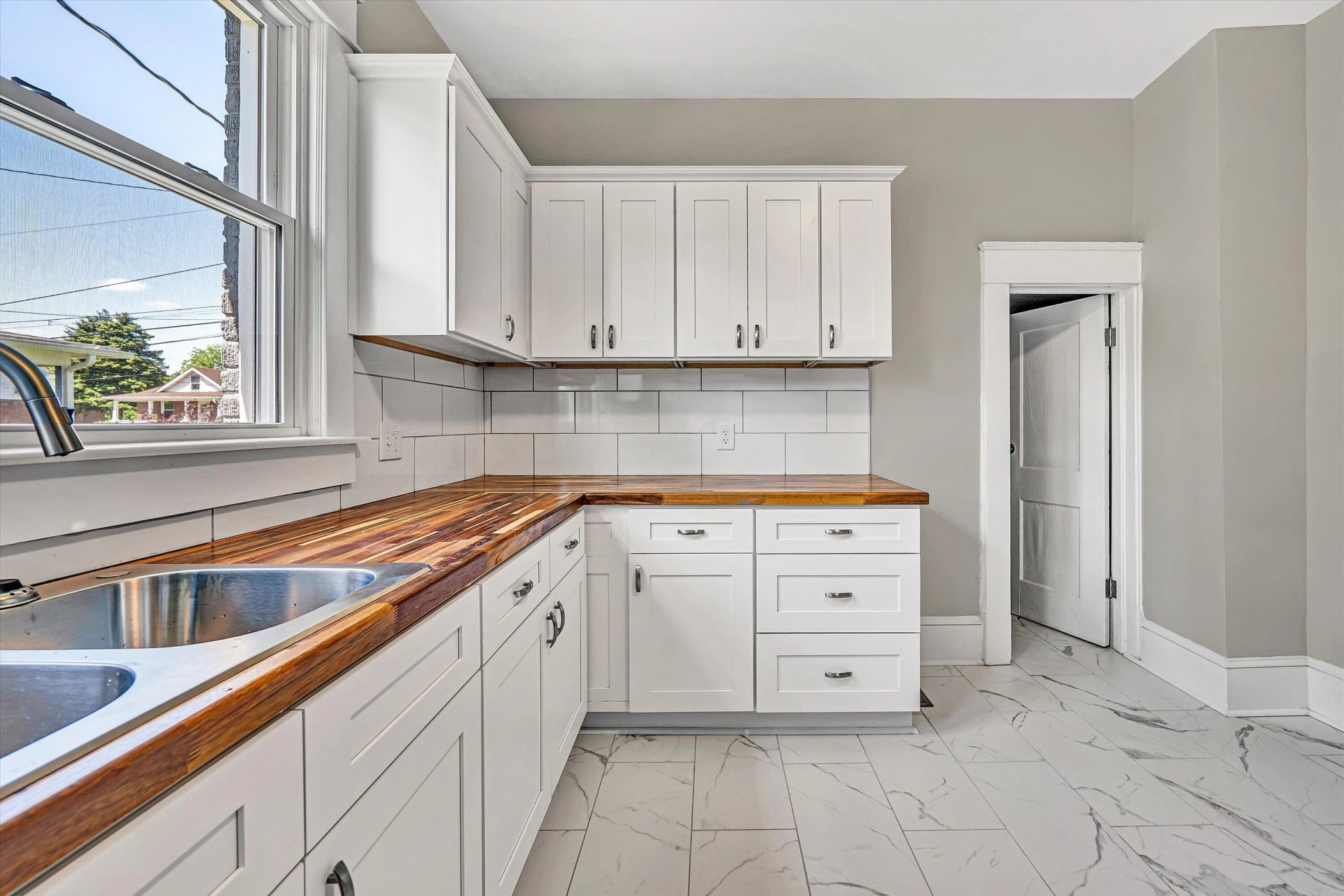 2416 Staunton AVE NW - Photo 10