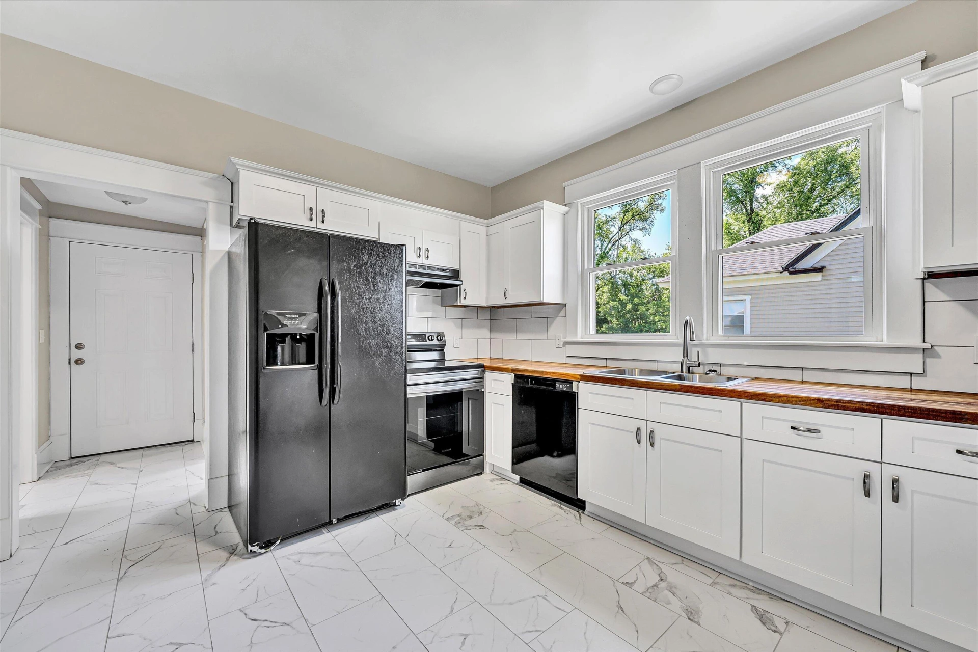 2416 Staunton AVE NW - Photo 8