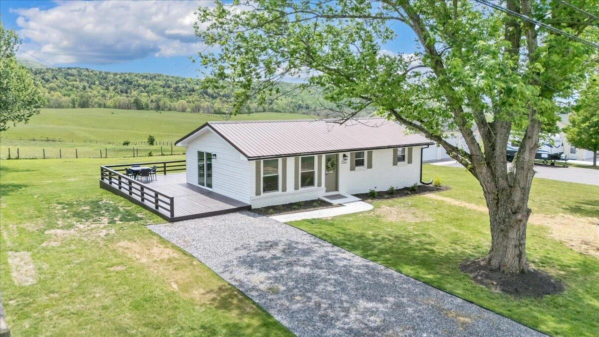 7153 Peppers Ferry RD - Photo 2