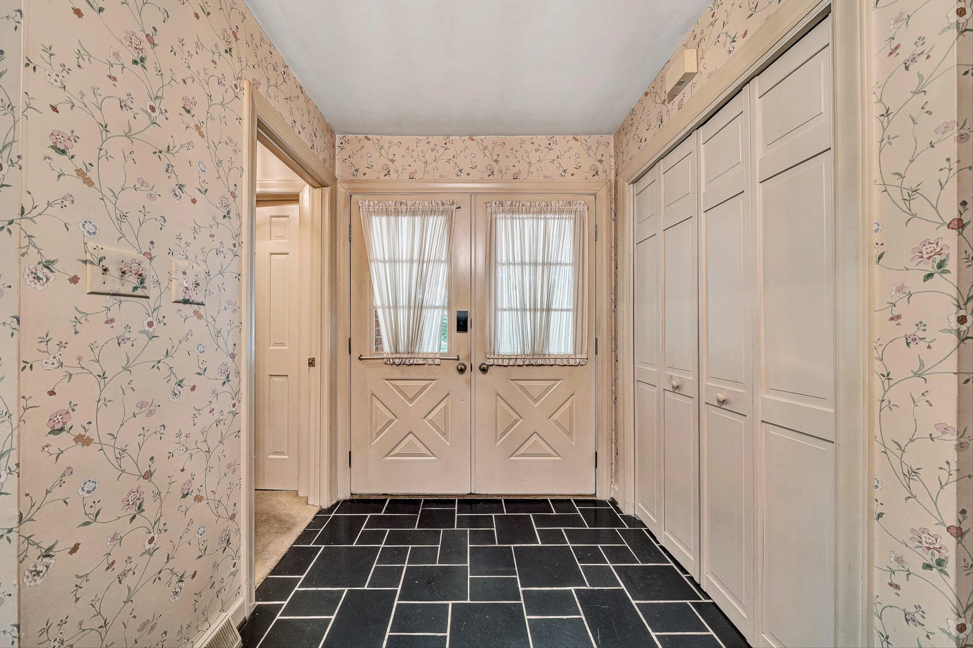 5206 Falcon Ridge RD - Photo 5