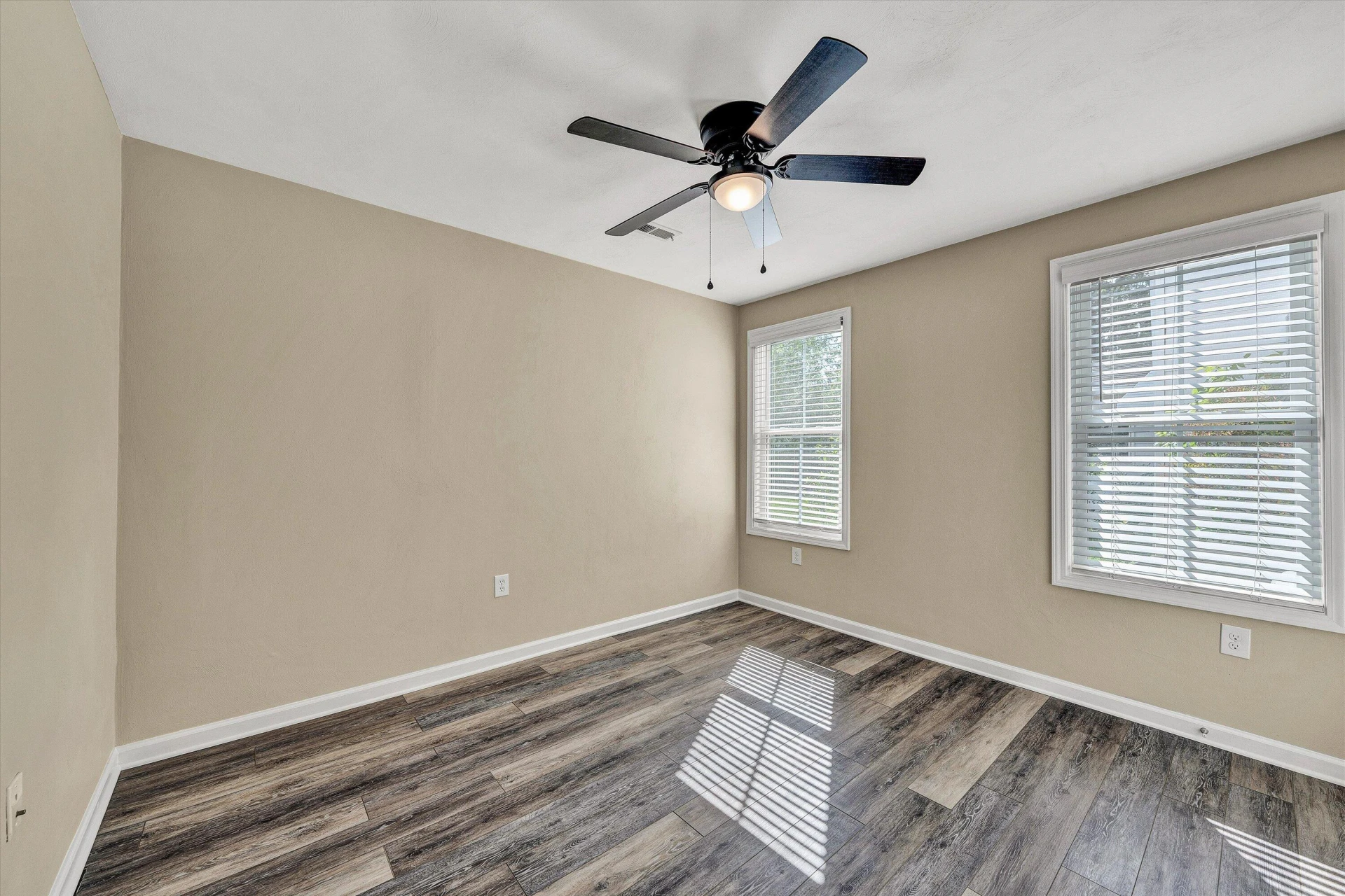 1203 Missouri AVE - Photo 18