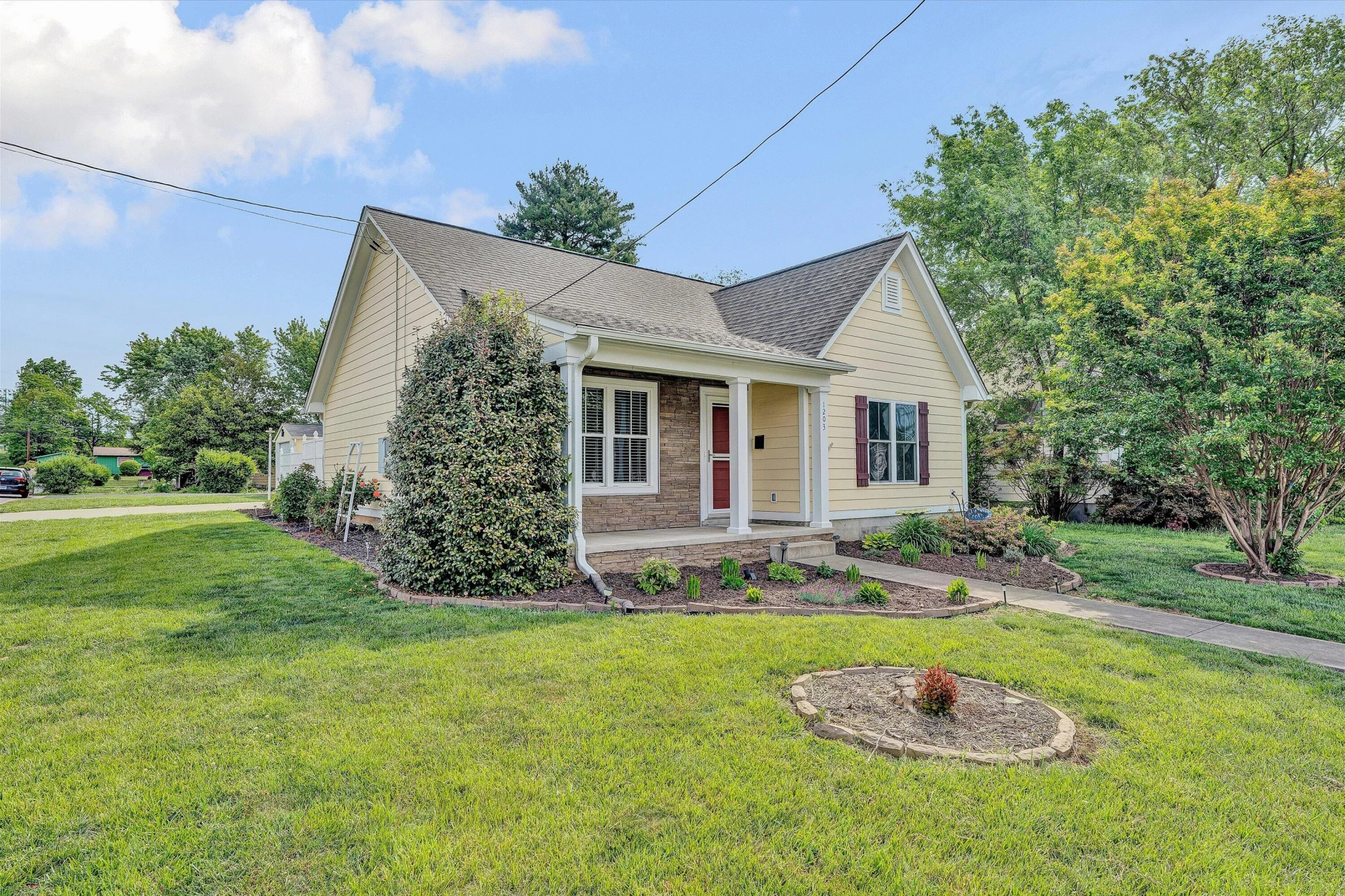 1203 Missouri AVE - Photo 2