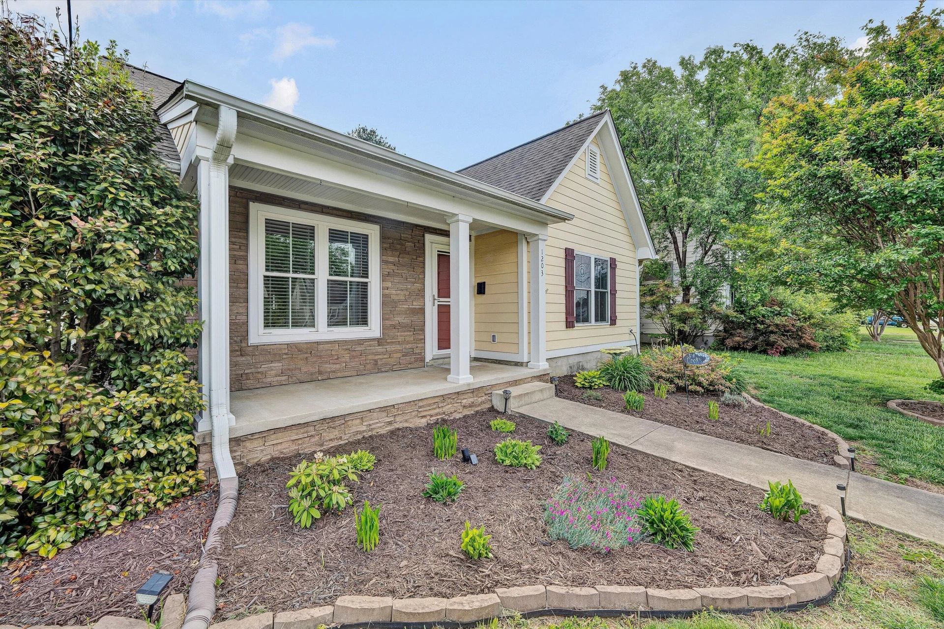 1203 Missouri AVE - Photo 3