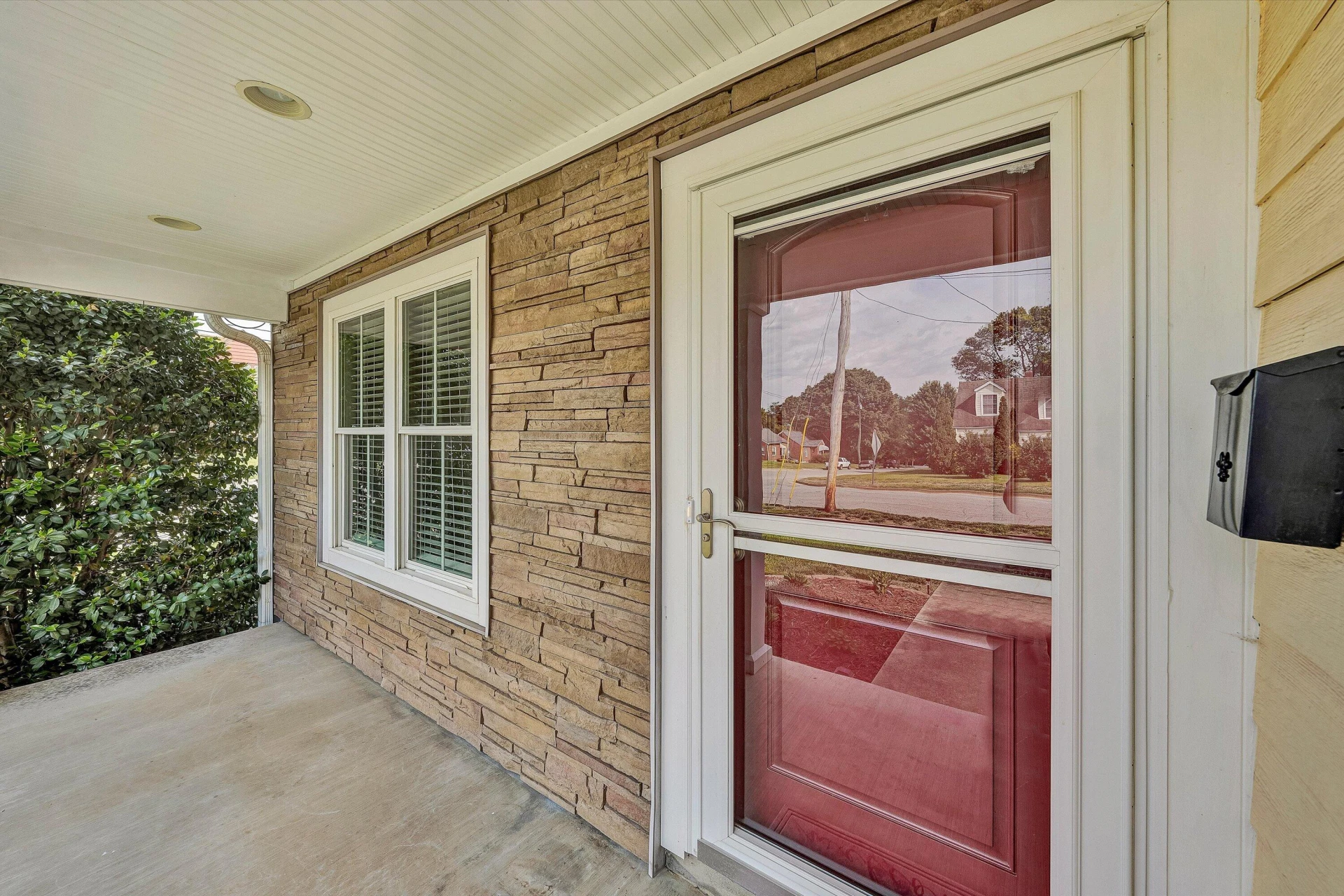 1203 Missouri AVE - Photo 4