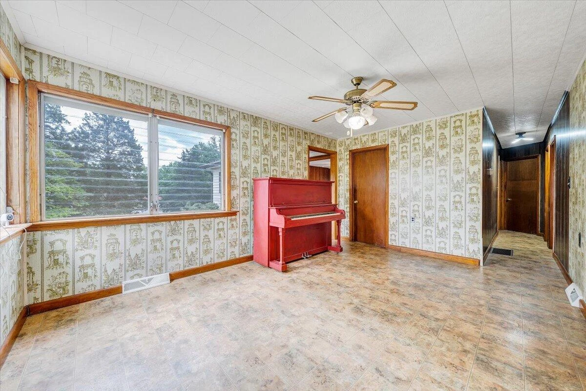 93 Forest AVE - Photo 10