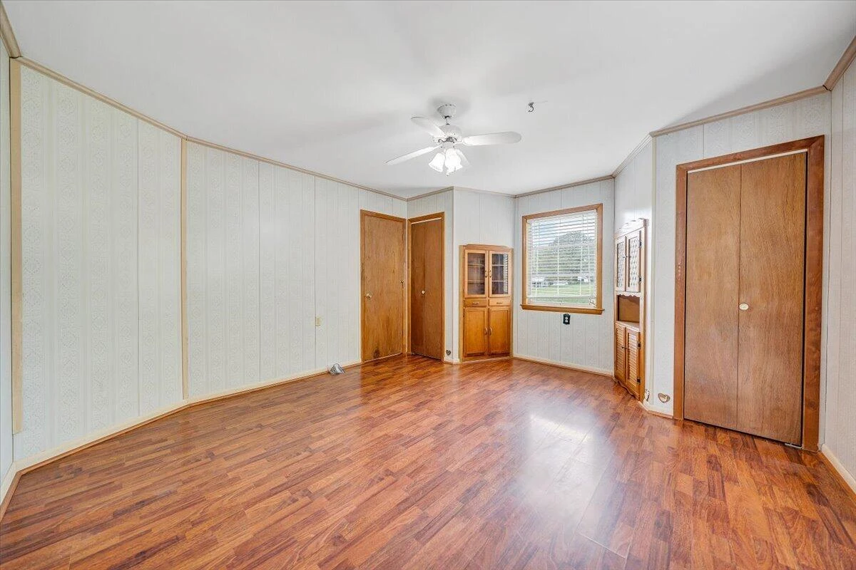 93 Forest AVE - Photo 17