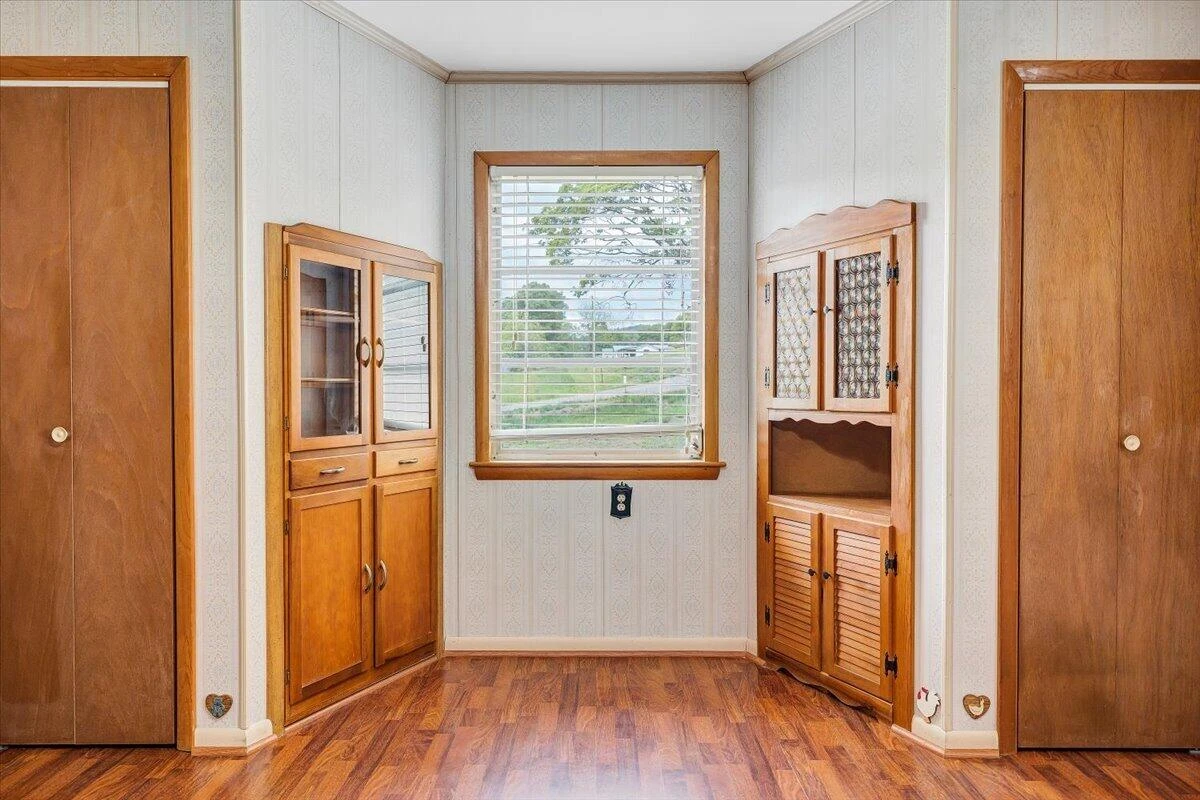 93 Forest AVE - Photo 18