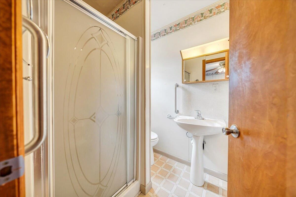 93 Forest AVE - Photo 23