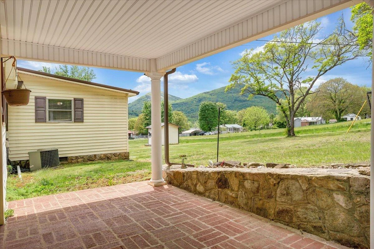 93 Forest AVE - Photo 32
