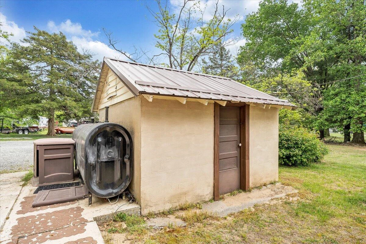 93 Forest AVE - Photo 38