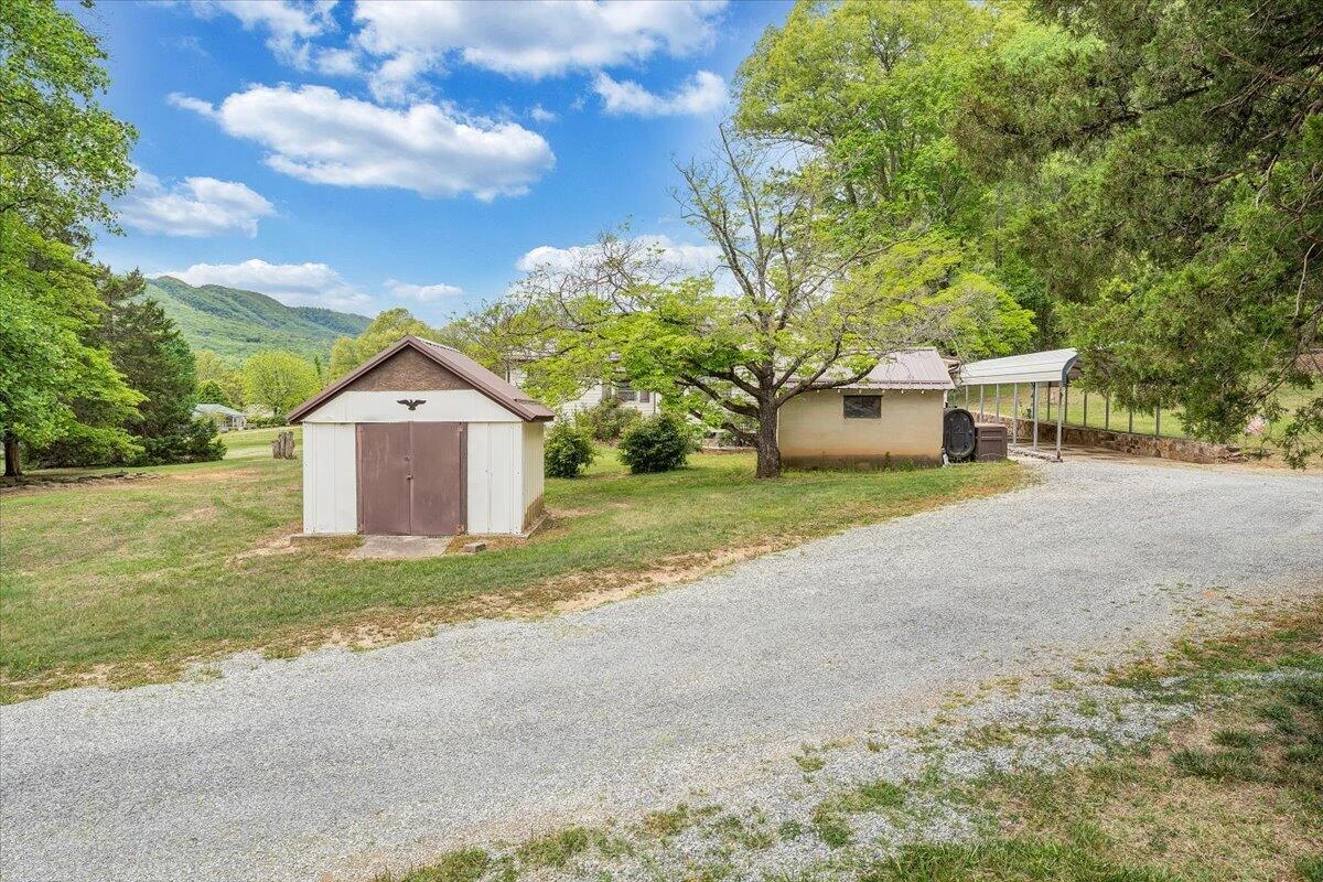 93 Forest AVE - Photo 45