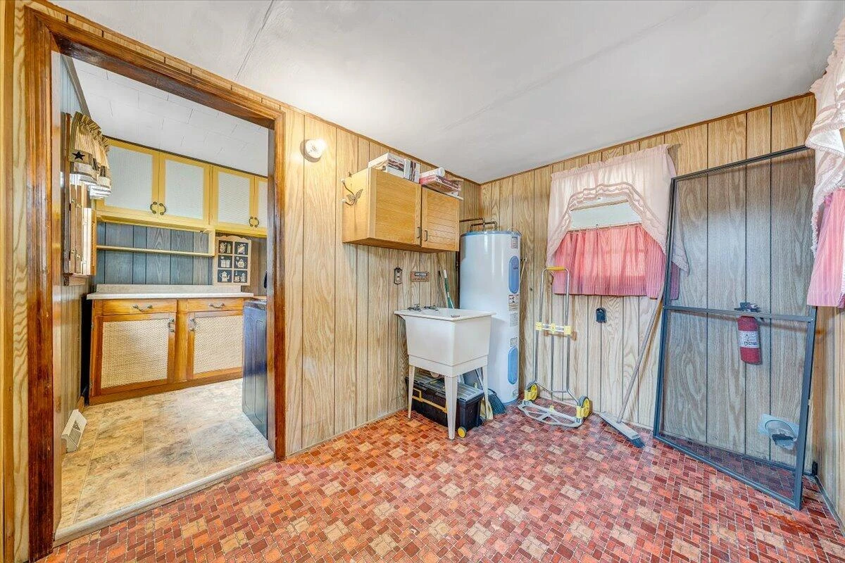 93 Forest AVE - Photo 6