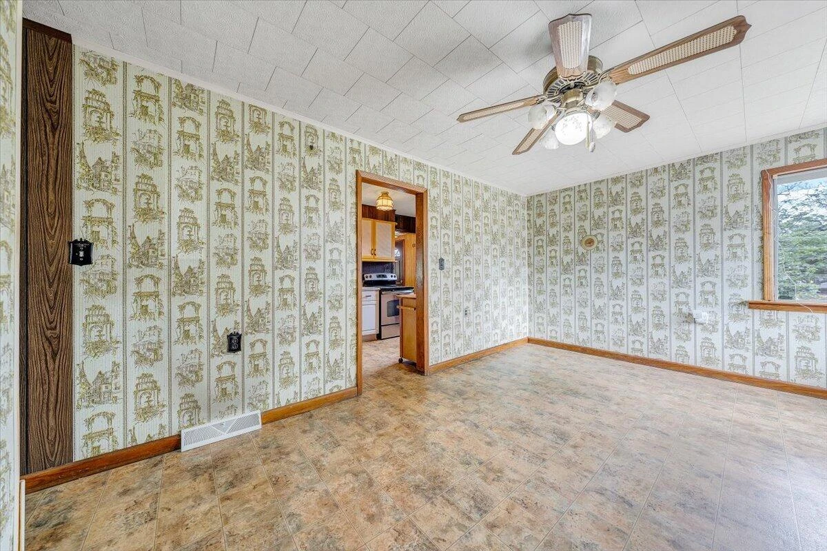 93 Forest AVE - Photo 9