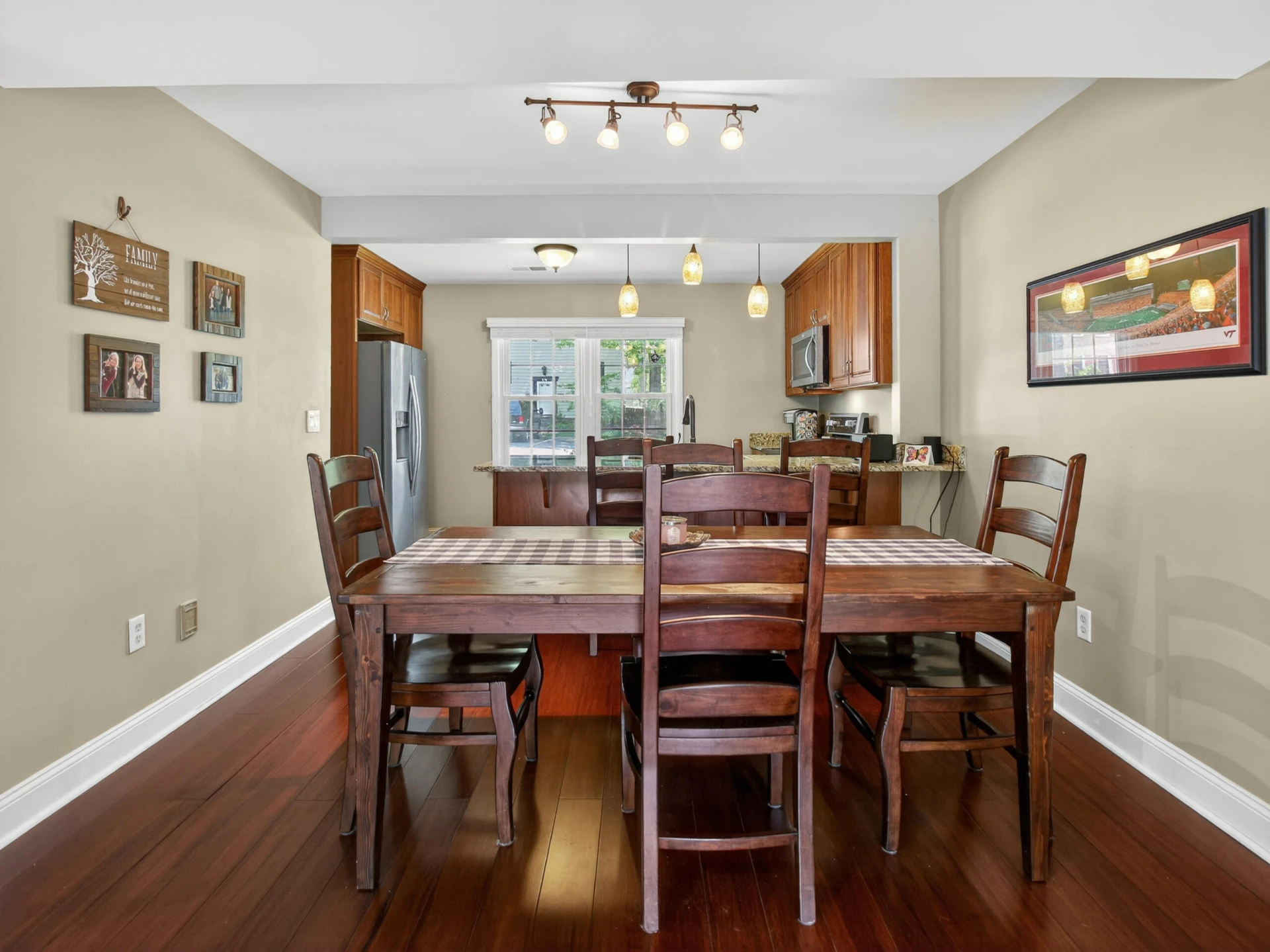 120 Camelot CT - Photo 10