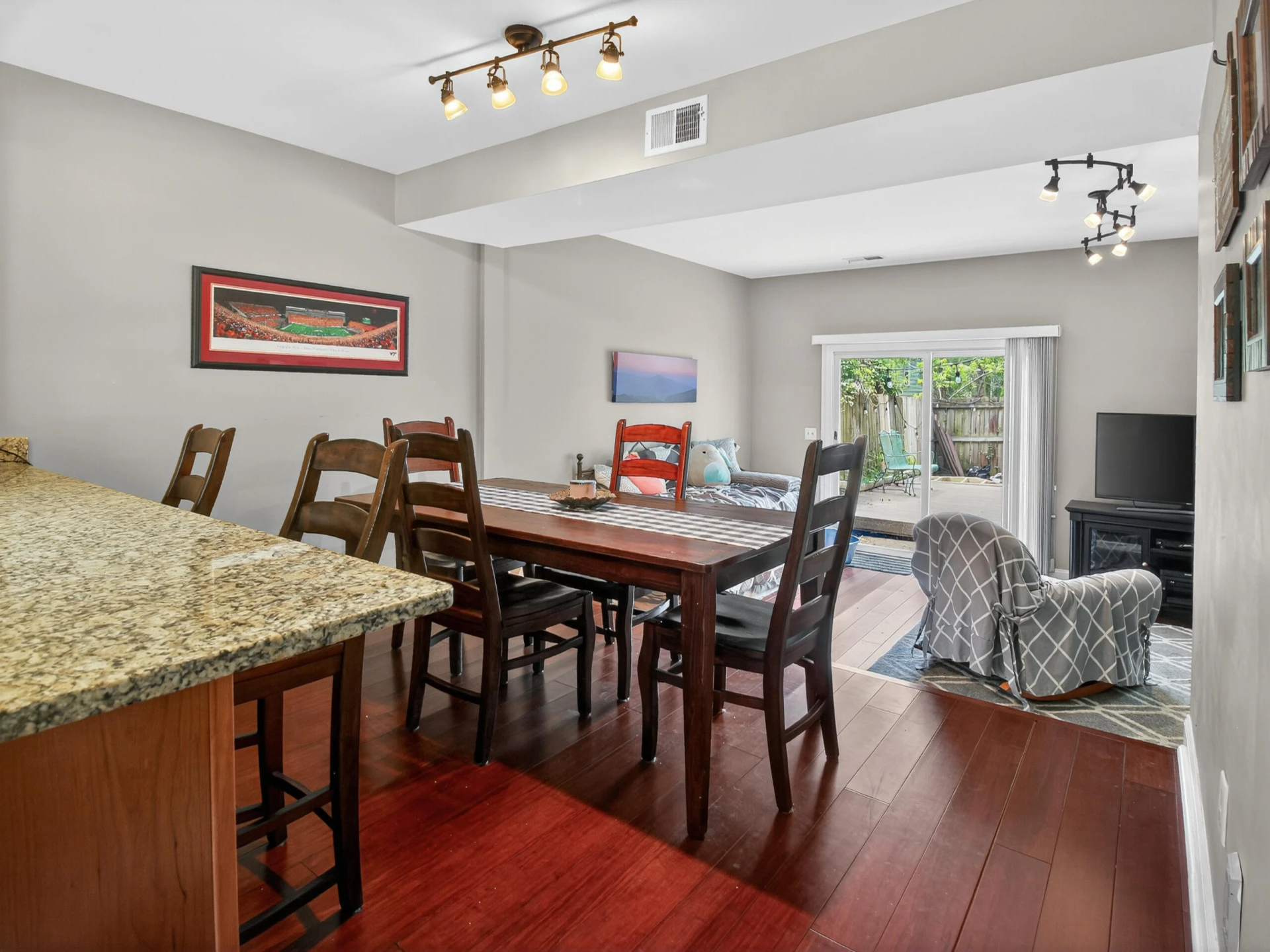 120 Camelot CT - Photo 16