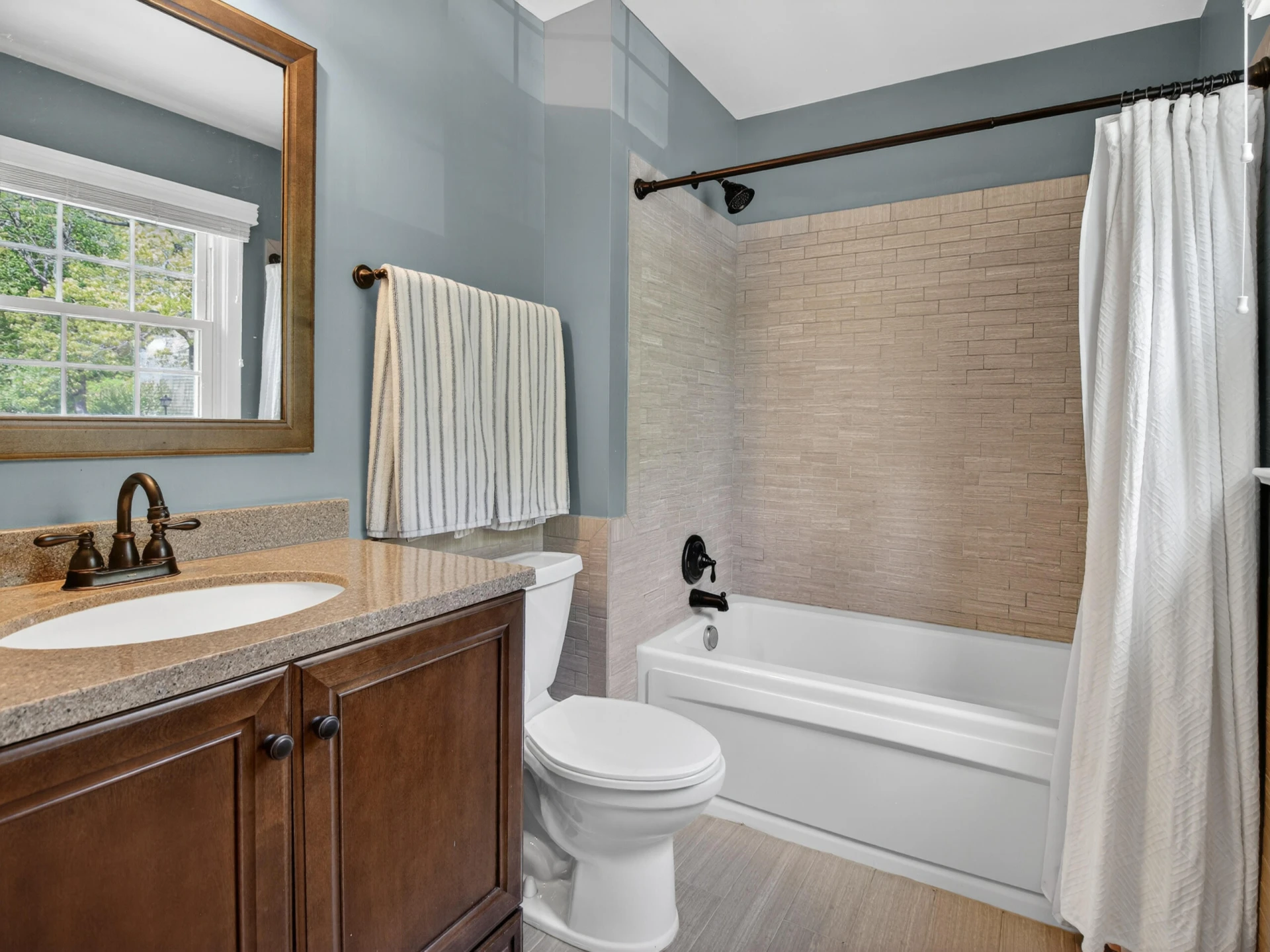 120 Camelot CT - Photo 20