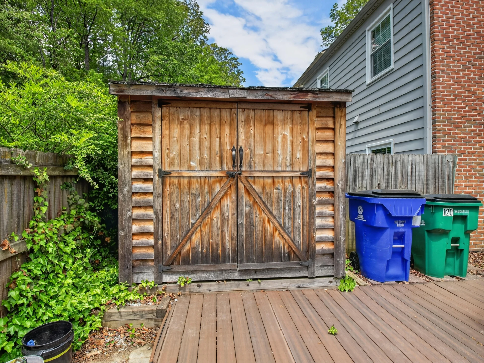 120 Camelot CT - Photo 28