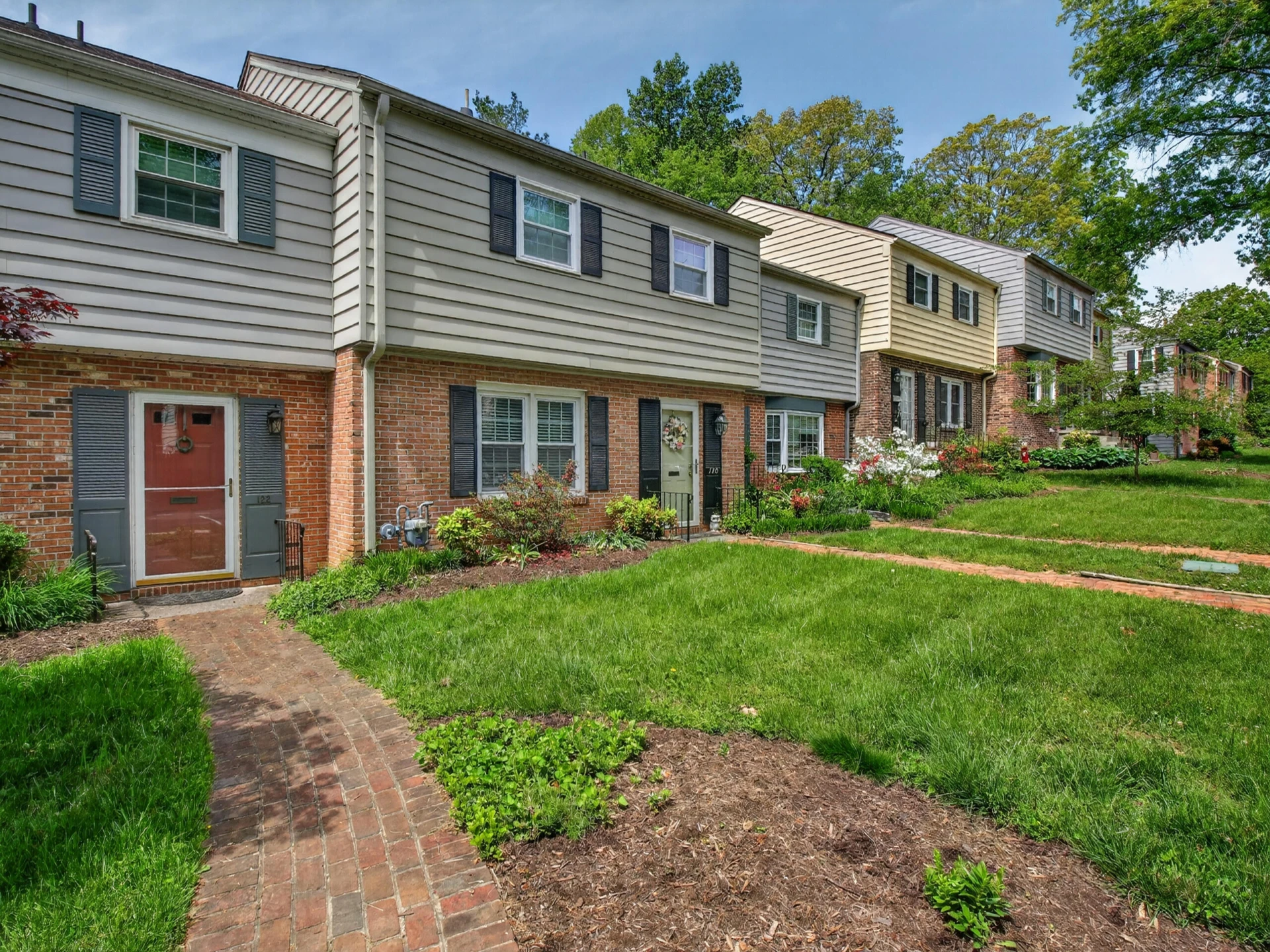 120 Camelot CT - Photo 30