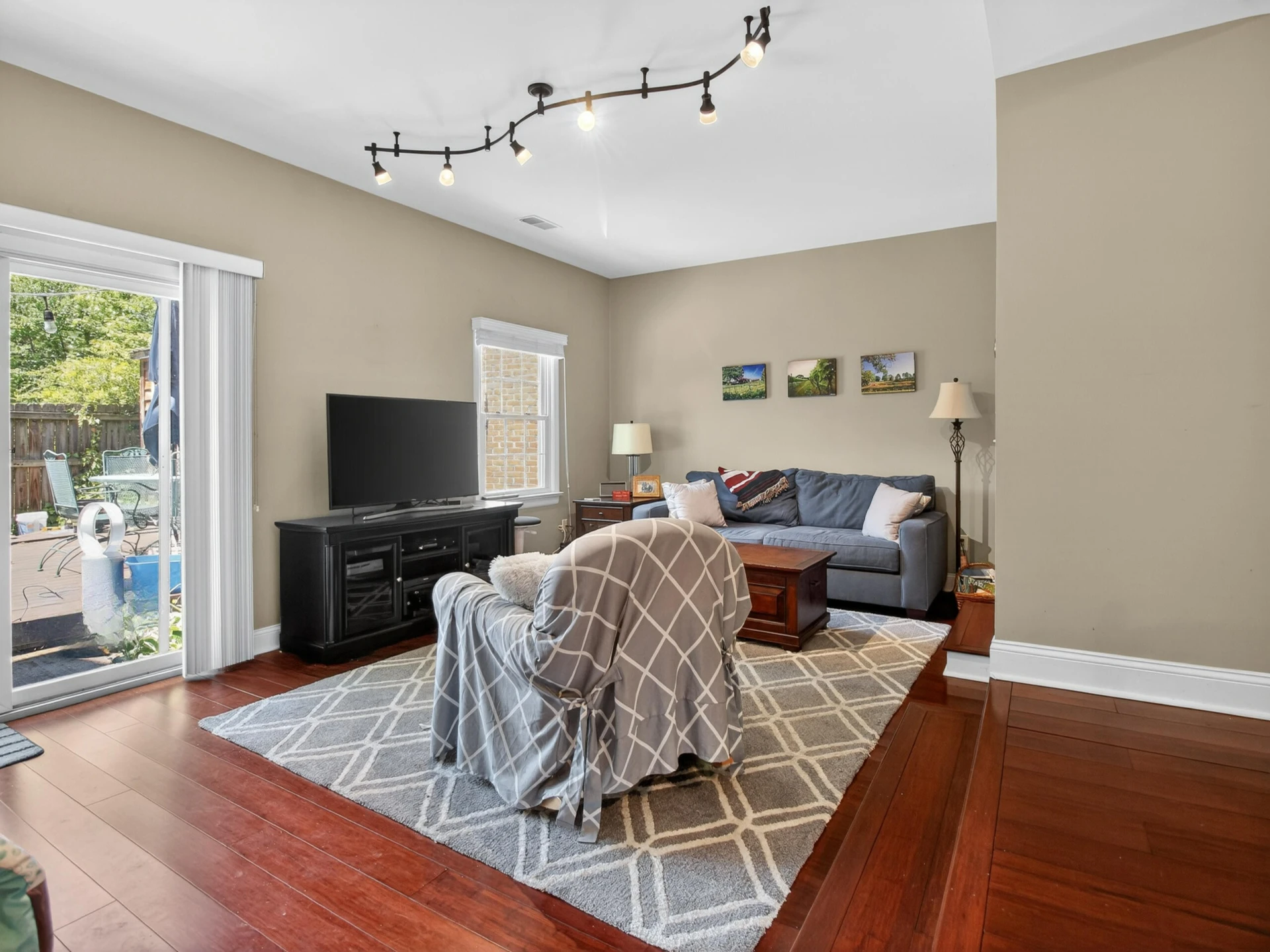 120 Camelot CT - Photo 6