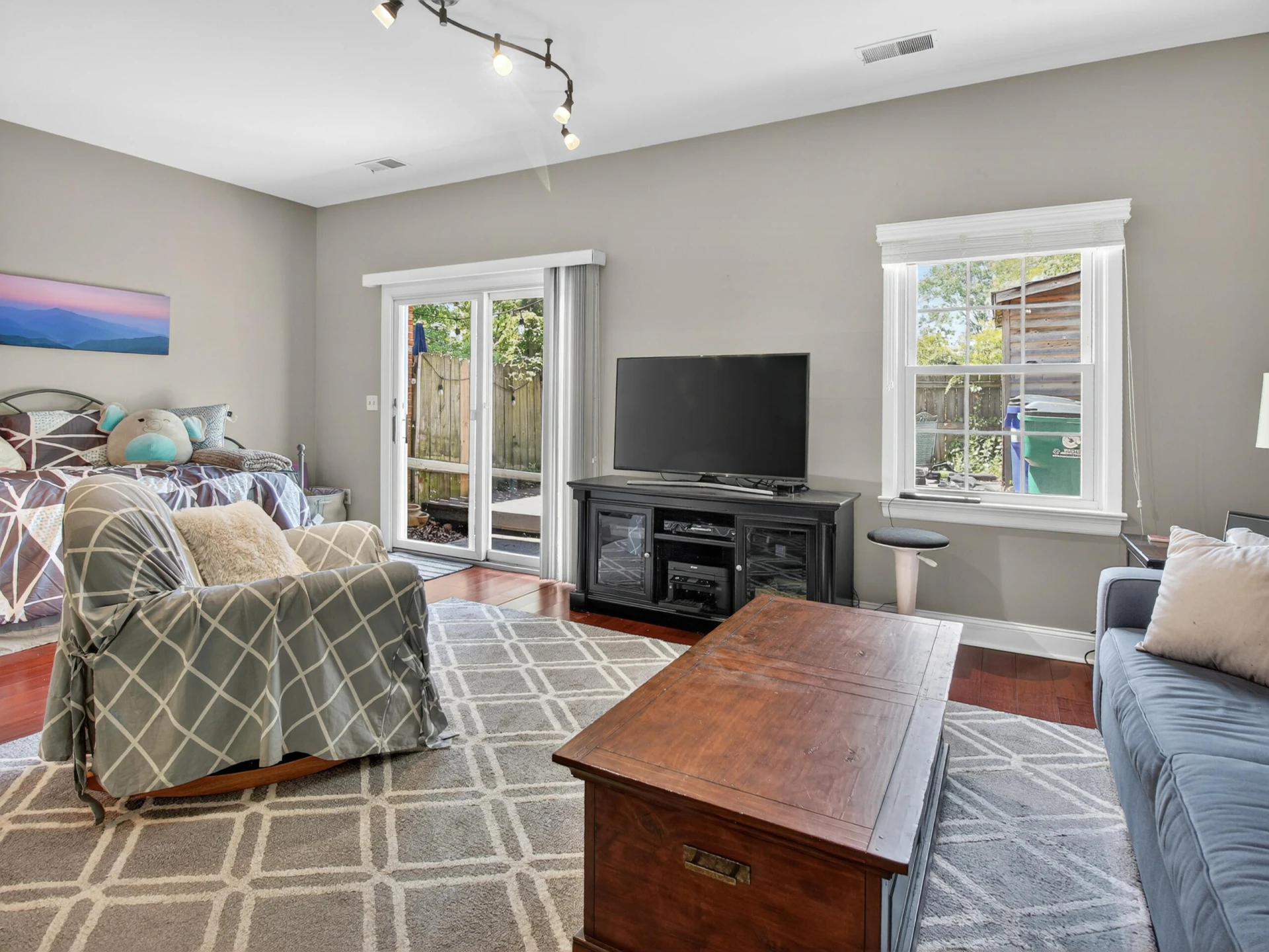 120 Camelot CT - Photo 7
