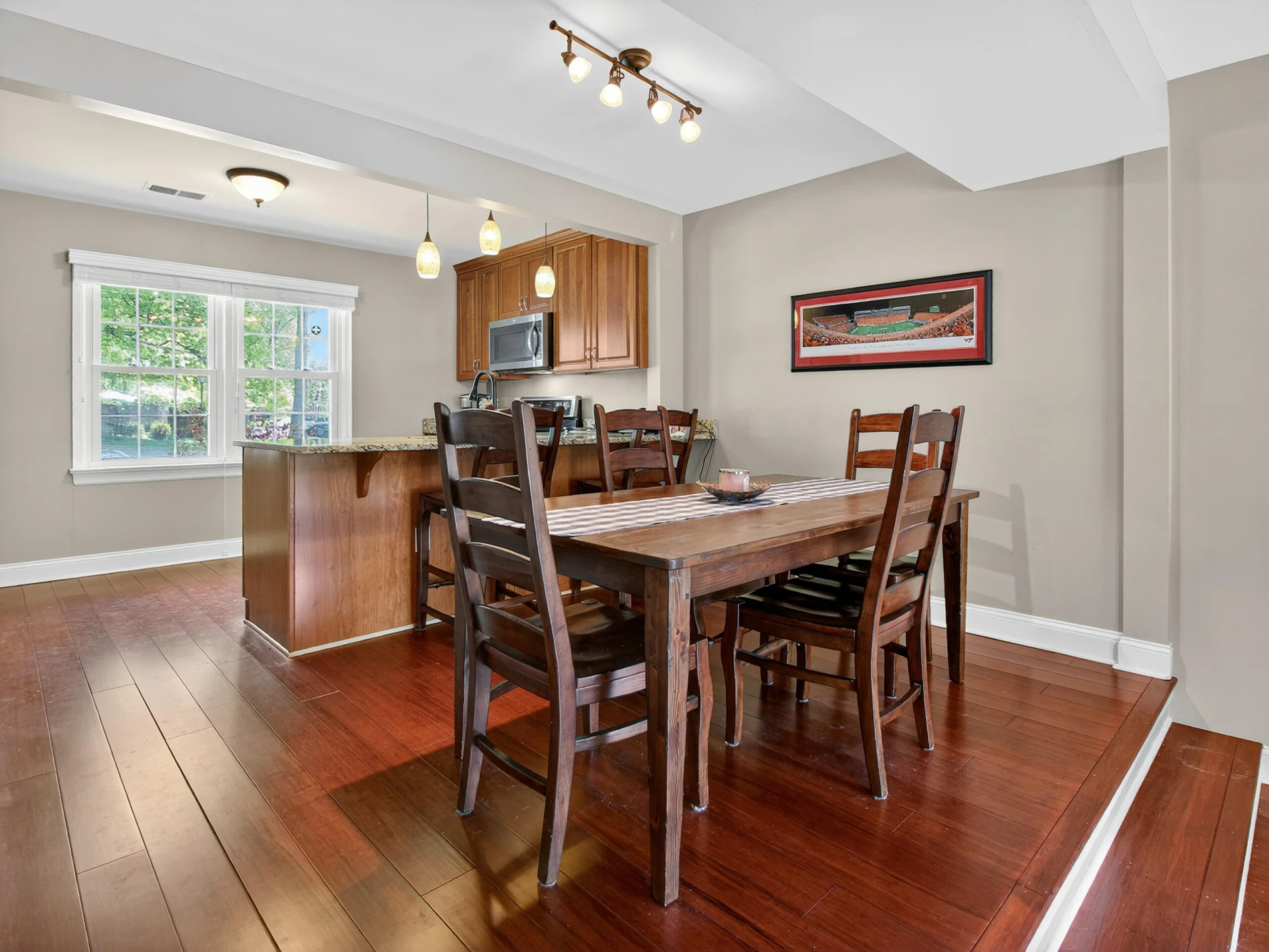 120 Camelot CT - Photo 9