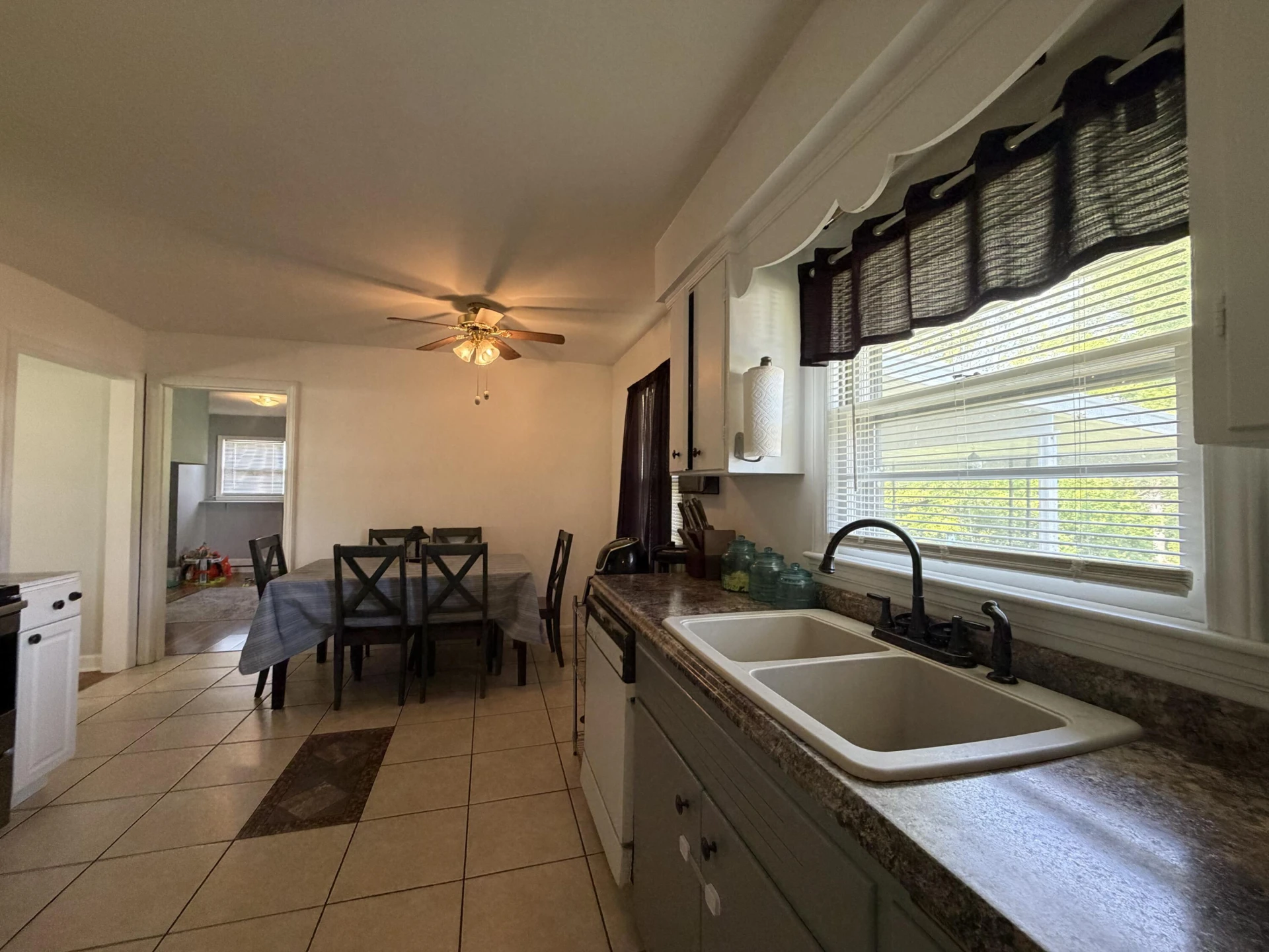 1229 Mountain View RD - Photo 4