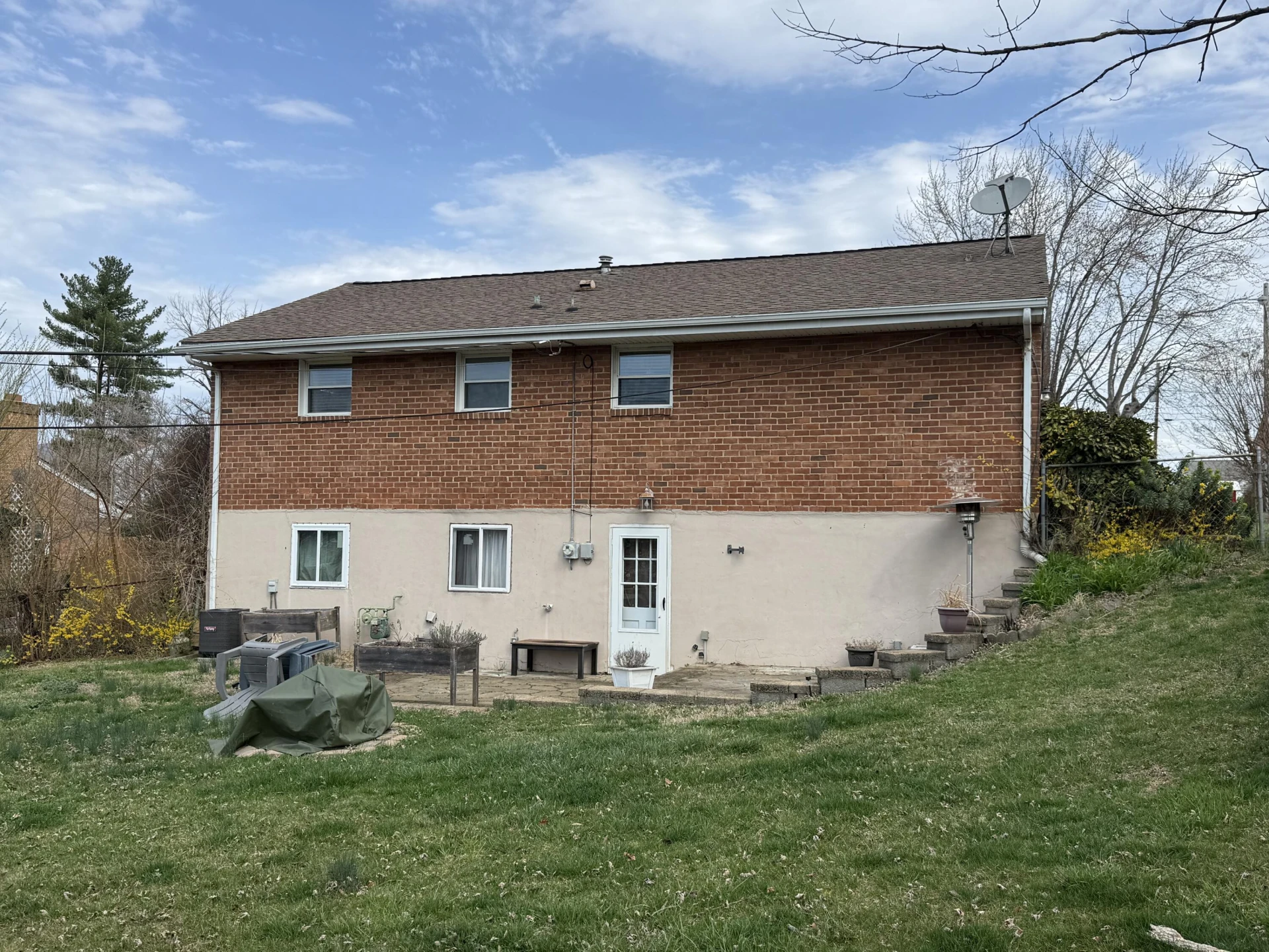 822 MORAN AVE - Photo 2
