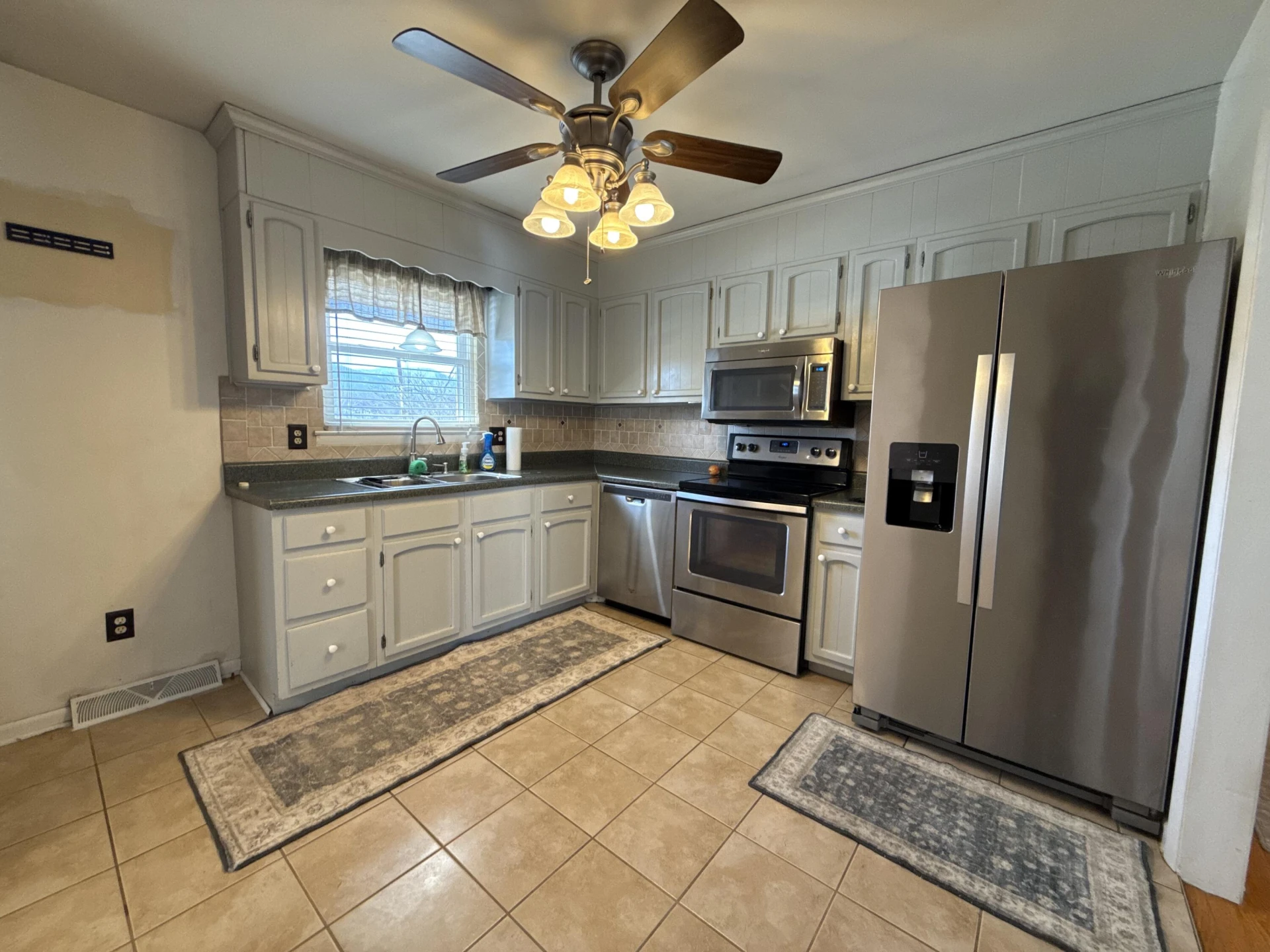 822 MORAN AVE - Photo 6